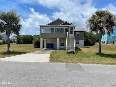 205 & 211 Spartanburg Avenue Carolina Beach, NC 28428