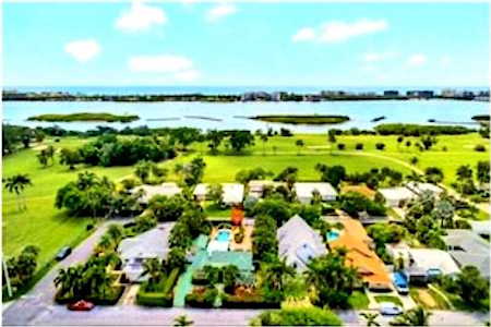 1126 N Lakeside Drive Lake Worth Beach, FL 33460