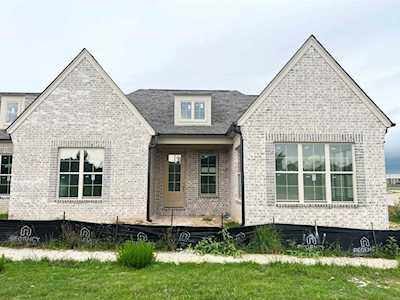 8739 Bedfordshire Dr Bartlett, TN 38133