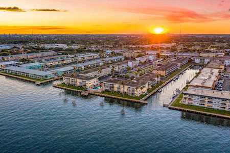 112 Doolen Court #302 North Palm Beach, FL 33408