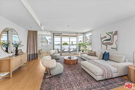 8265 Fountain Ave #301 West Hollywood, CA 90046