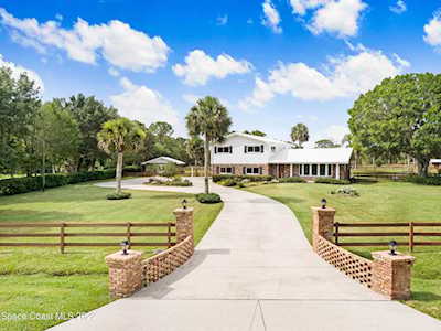 3945 Lakebreeze Boulevard Melbourne, FL 32934