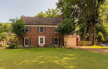 8783 Lower Woods Cv Germantown, TN 38139