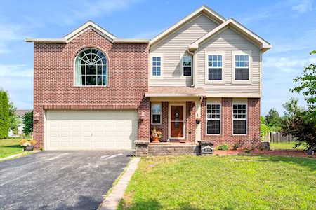 1517 Bluestem Ln Minooka, IL 60447