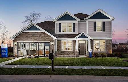 6818 Oakcrest Dr Mccordsville, IN 46055