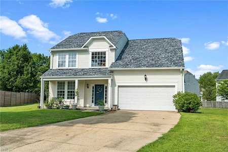 404 Lodge Cove Chesapeake, VA 23323