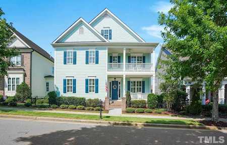 1713 Green Oaks Parkway Holly Springs, NC 27540