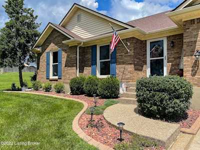 210 Zorro Pl Shepherdsville, KY 40165