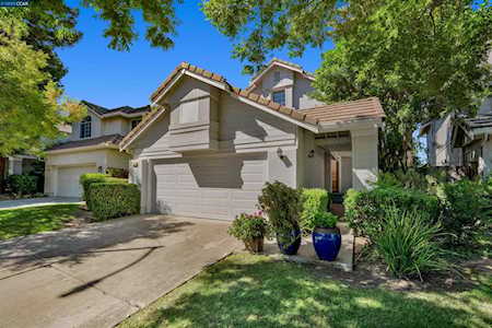 1332 Fountain Springs Cir Danville, CA 94526