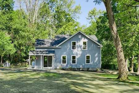 4 Potter Village Cross Rd Charlton, MA 01507