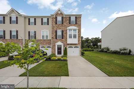 56 Village Green Ln Sicklerville, NJ 08081