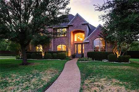 200 Canyon Lake Drive Southlake, TX 76092