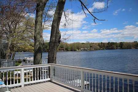8 Cedar Pond Dr Sturbridge, MA 01566