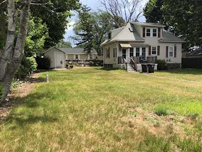 16 Bluff Rd Weymouth, MA 02191