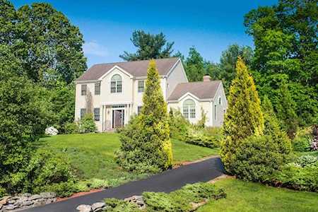 25 Old Worcester Rd Charlton, MA 01507
