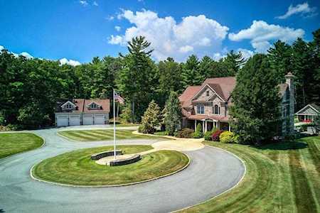 3 Brayton Woods Dr Rehoboth, MA 02769