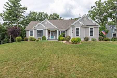 81 Joseph Circle Northbridge, MA 01588