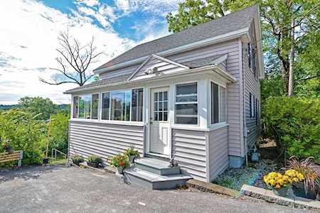 23 Dryden St Worcester, MA 01605