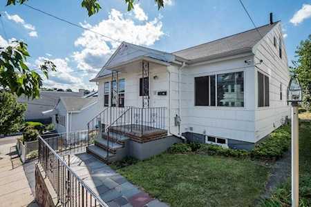 38 Wilbur St Everett, MA 02149