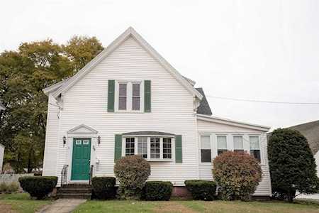39 Lake St Hudson, MA 01749