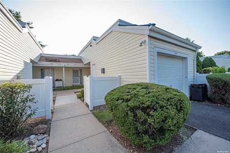 1104 N Cabot Court Saint James, NY 11780