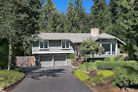 22014 SE 33rd St Sammamish, WA 98075