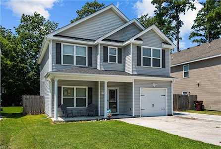 1313 Lilac Ave Chesapeake, VA 23325