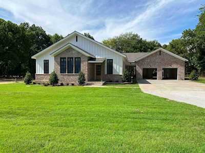 2005 Keough Dr Piperton, TN 38017