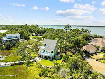 7001 Sound Drive Emerald Isle, NC 28594