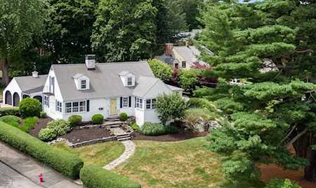 50 Hutchinson Rd Arlington, MA 02474