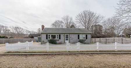 10 Sharon Ann Ln Falmouth, MA 02536