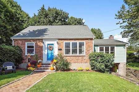 3 Maple St Leicester, MA 01524
