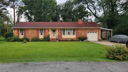 4240 Valencia Rd Chesapeake, VA 23321