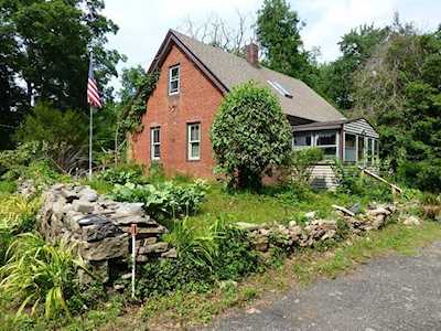 130 Aldrich St Uxbridge, MA 01569