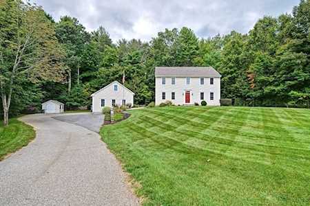 131 Rice Corner Rd Brookfield, MA 01506