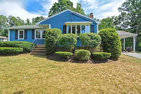 9 Flonun St Walpole, MA 02081