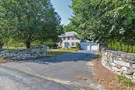 71 David Rd Bellingham, MA 02019