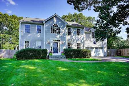 7 Saratoga Ln Framingham, MA 01701