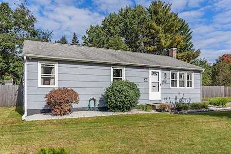 12 Vine St Oxford, MA 01540