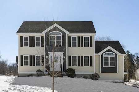 21 Butternut Rd Dracut, MA 01826
