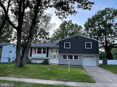 1030 Merrymount Ave N Blackwood, NJ 08012