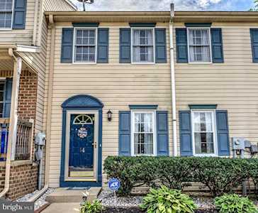 14 Lauren Ln Ephrata, PA 17522