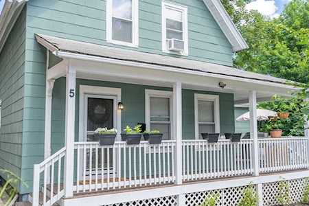 5 Morton Ct Worcester, MA 01610