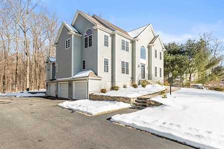 442 Samuel Dr Northbridge, MA 01588