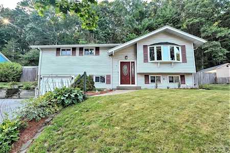 11 Seneca Drive Hudson, MA 01749