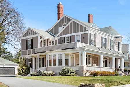 106 Elmwood Rd Swampscott, MA 01907