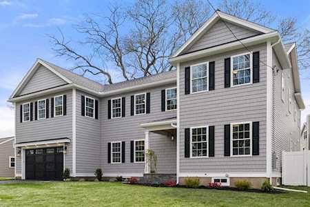 10 Arrowhead Lane Arlington, MA 02474