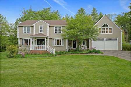 27 Edgewater Dr Pembroke, MA 02359