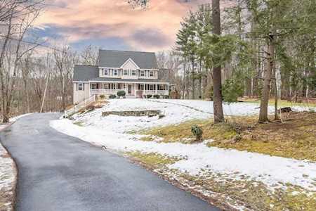 4 Lindsay Ln Methuen, MA 01844