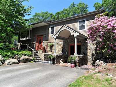 82 Rocky Hill Rd Rehoboth, MA 02769